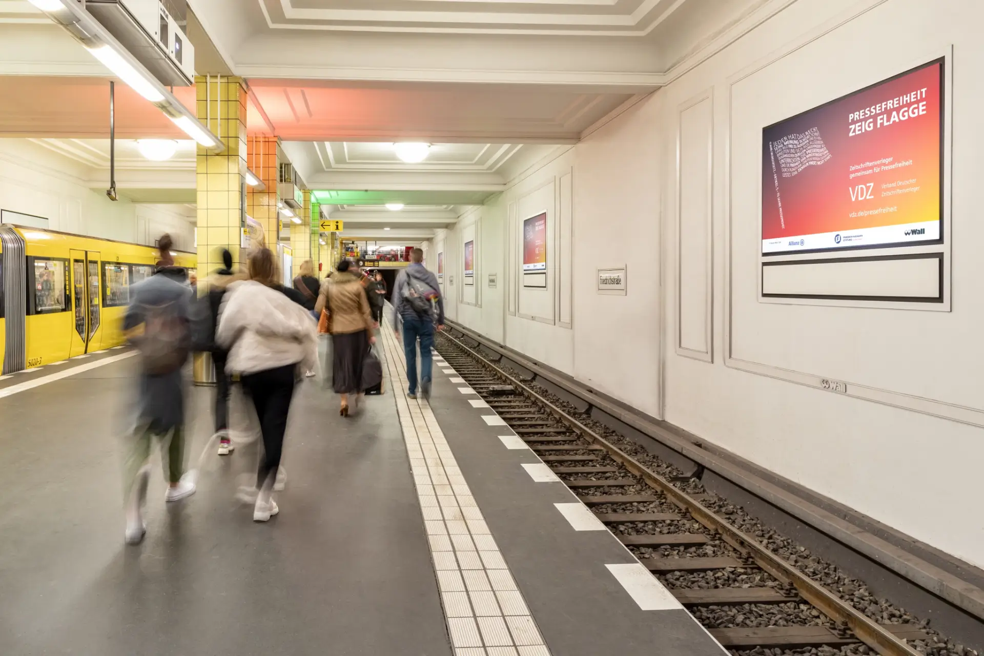 Black Diamond - The Wall - Bahnhof Friedrichstrase