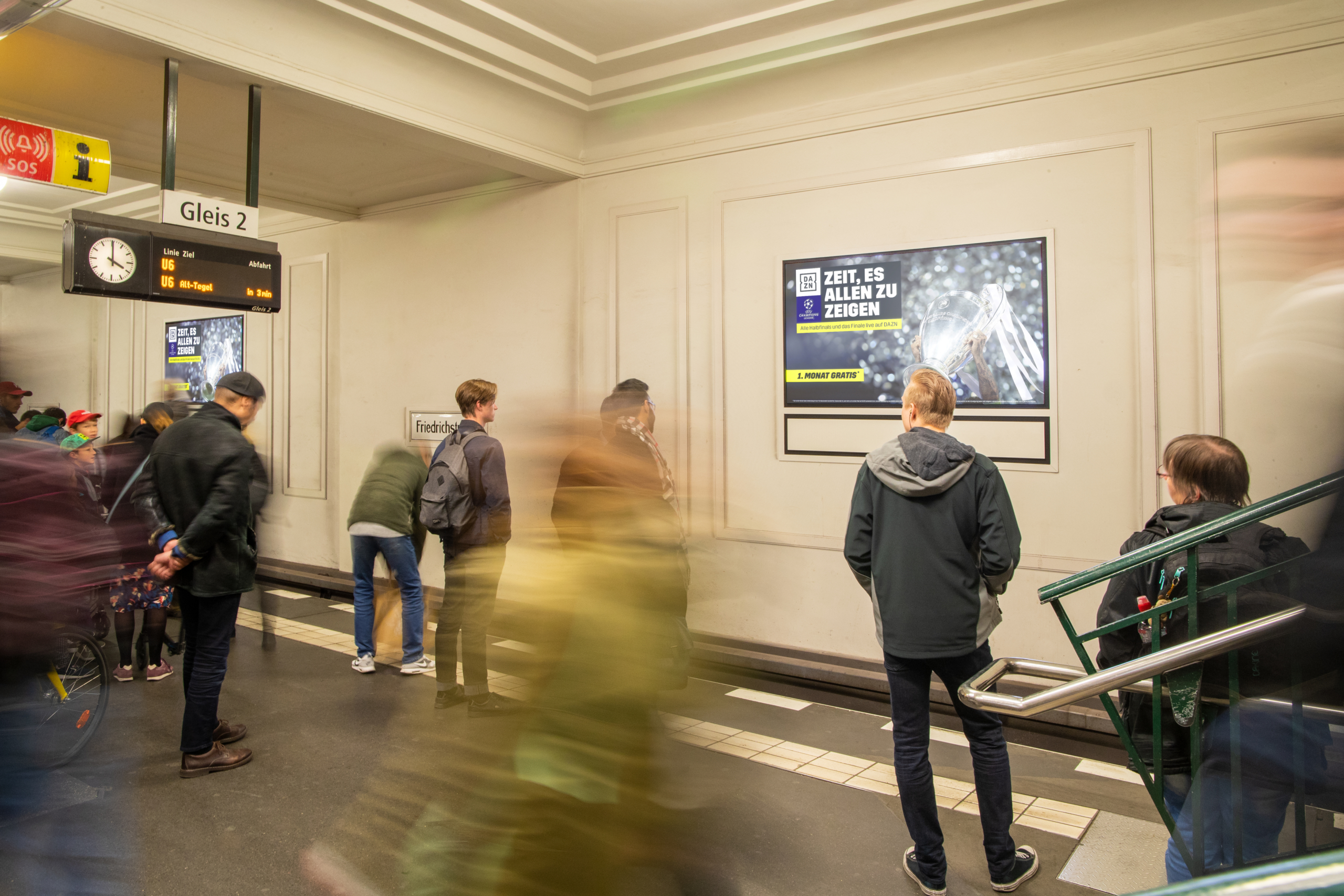 Black Diamond - The Wall - Bahnhof Friedrichstrase