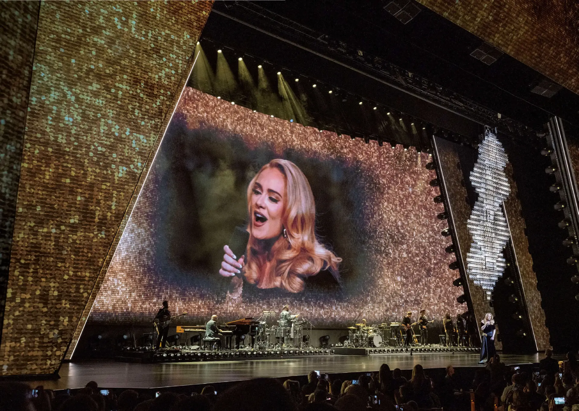 Adele – CarbonBlack®