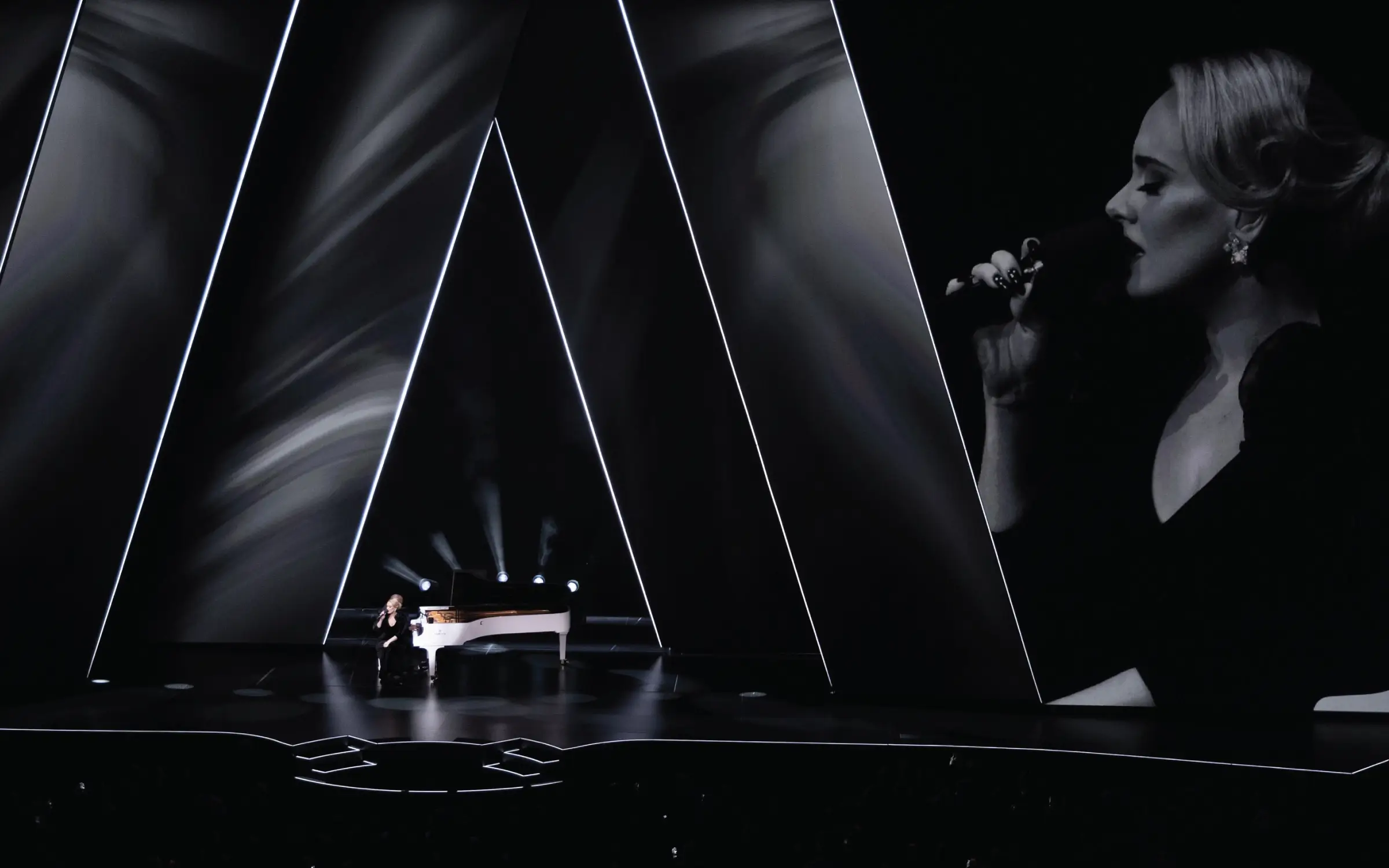 CarbonBlack – Adele